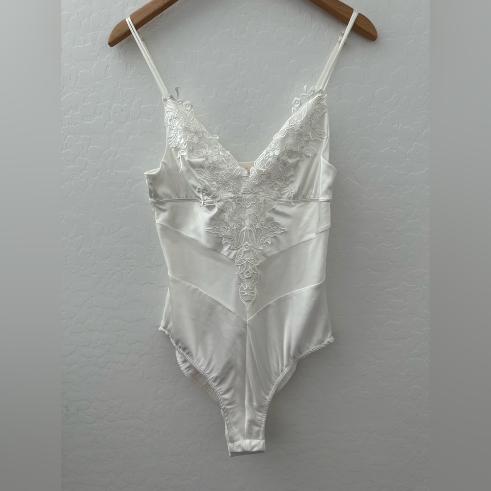Le Rosé Detailed White lace bodysuit w/ adjustable straps new with tags #lerose
